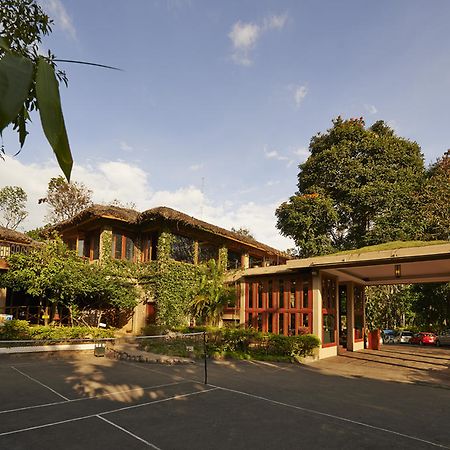 Club Mahindra Thekkady Hotel Bagian luar foto