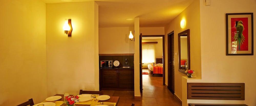 Club Mahindra Thekkady Hotel Bagian luar foto