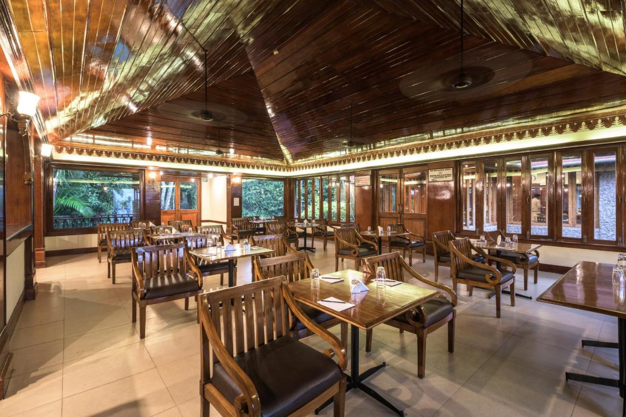 Club Mahindra Thekkady Hotel Bagian luar foto