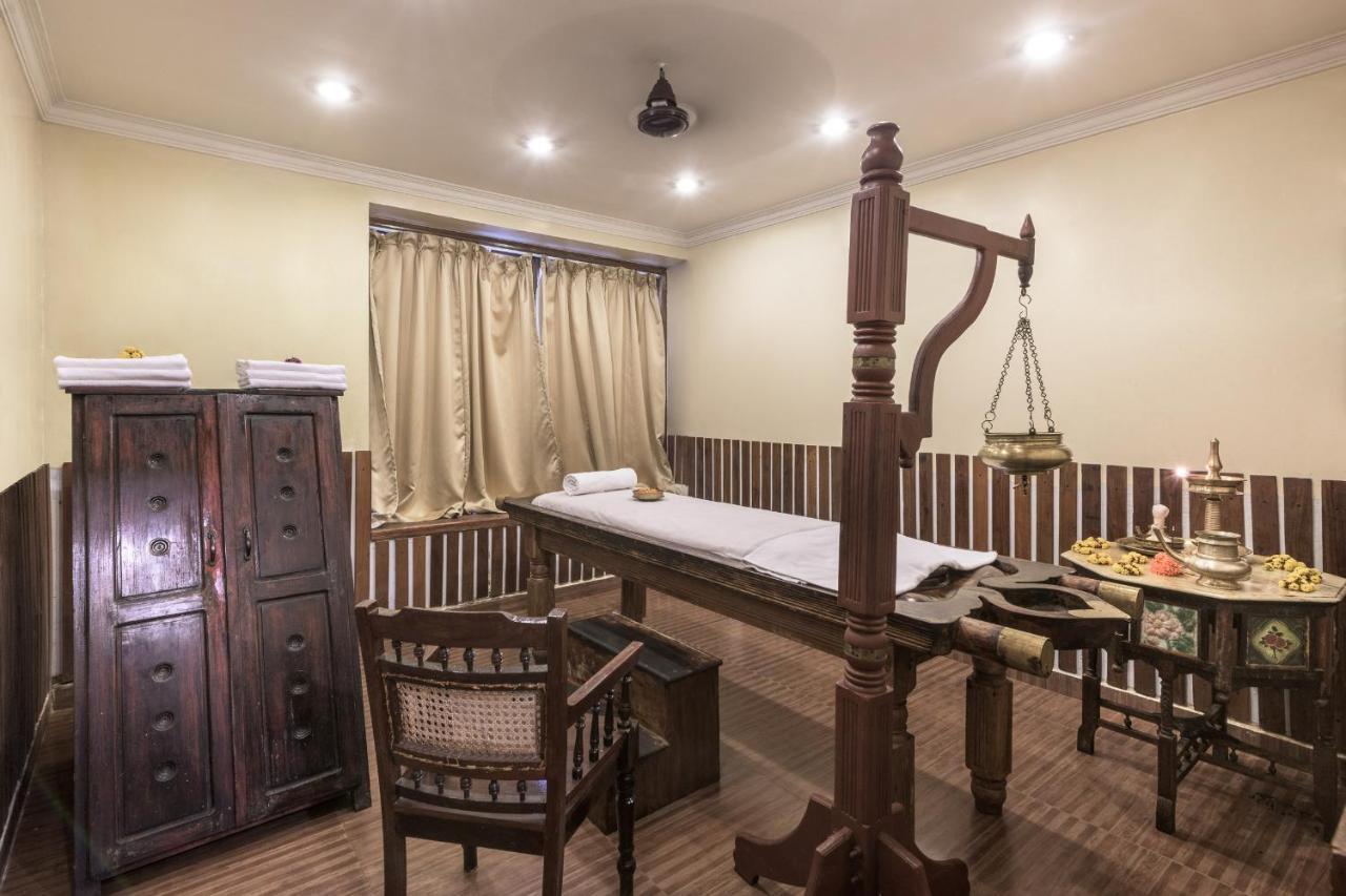 Club Mahindra Thekkady Hotel Bagian luar foto