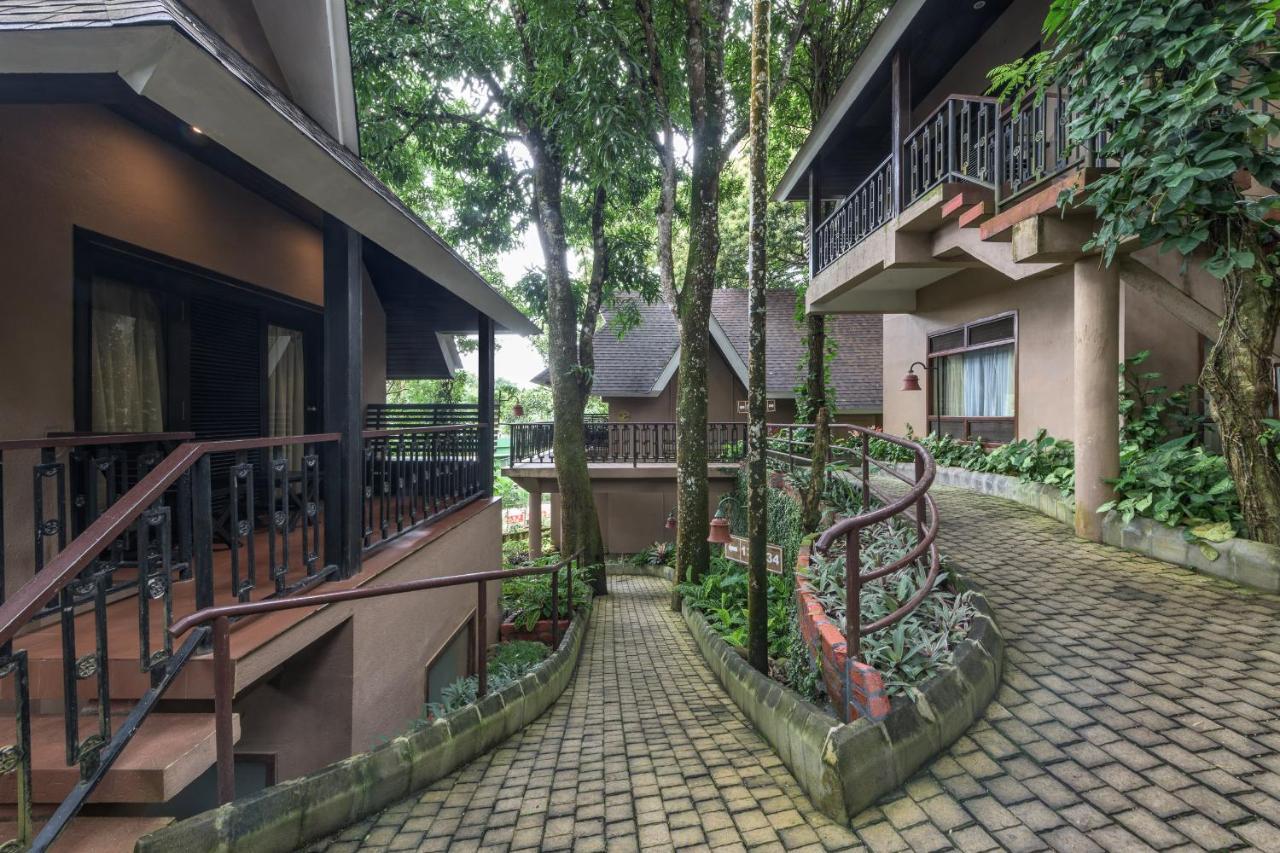 Club Mahindra Thekkady Hotel Bagian luar foto