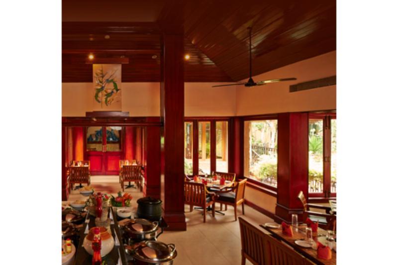 Club Mahindra Thekkady Hotel Bagian luar foto