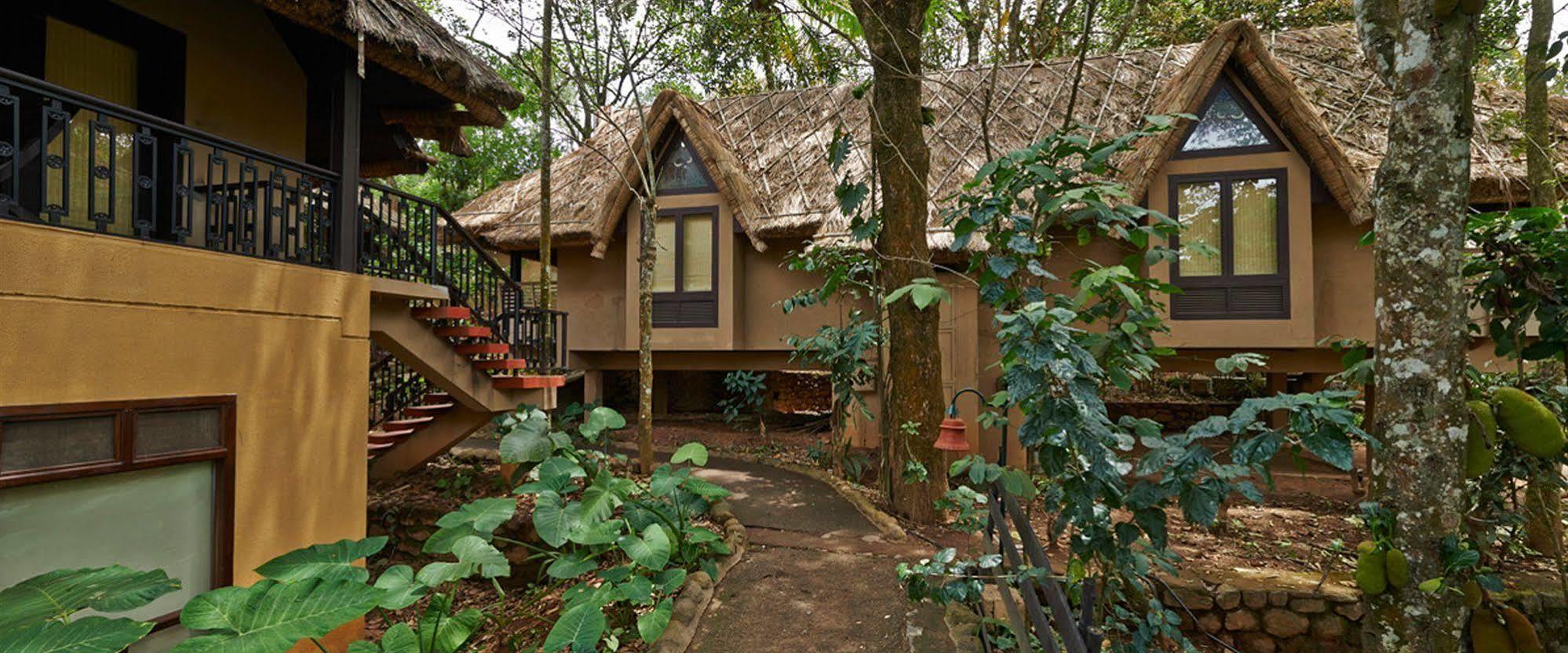 Club Mahindra Thekkady Hotel Bagian luar foto