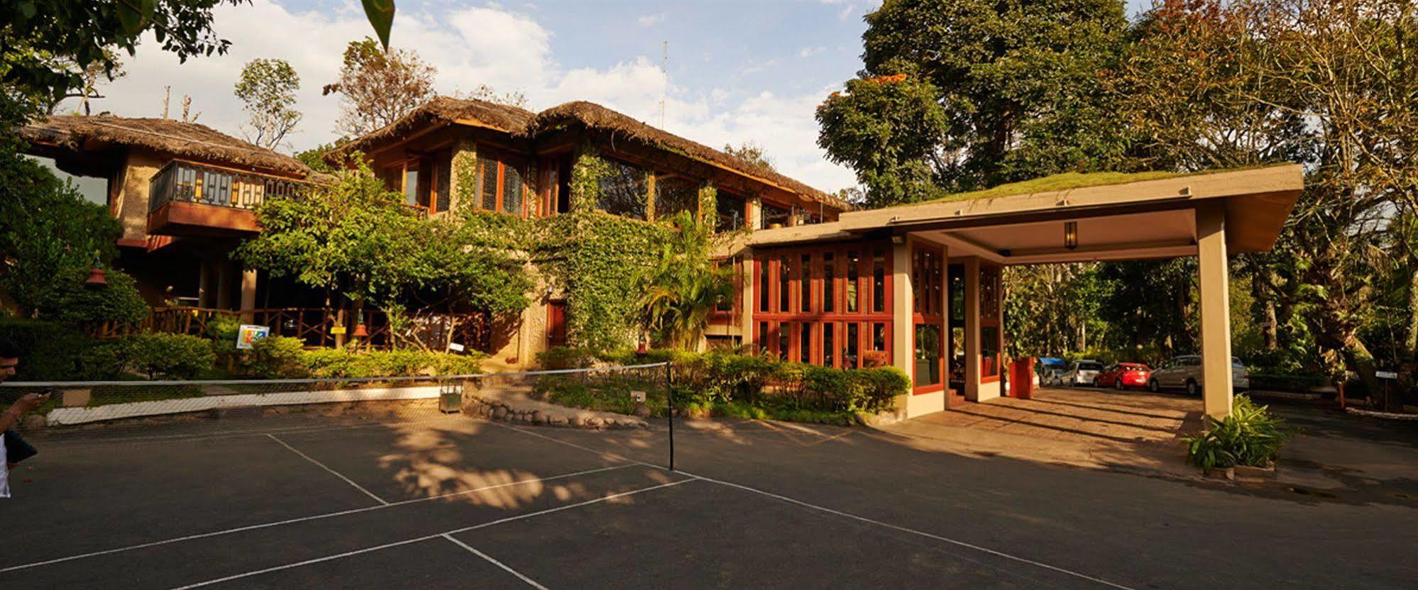Club Mahindra Thekkady Hotel Bagian luar foto